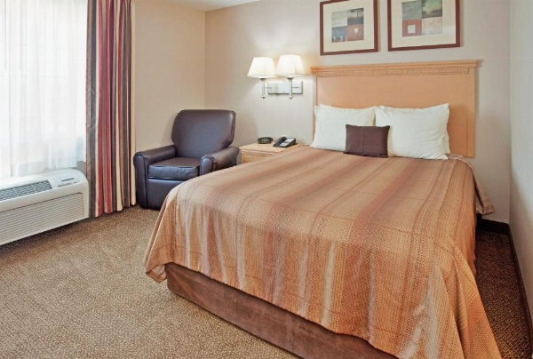 Candlewood Suites Junction City - Ft. Riley image 10