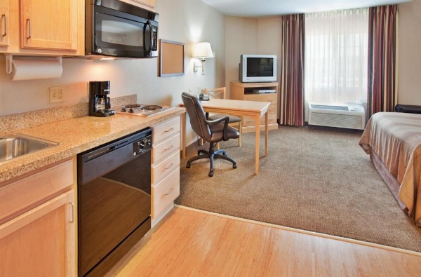 Candlewood Suites Junction City - Ft. Riley image 19