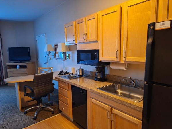 Candlewood Suites Junction City - Ft. Riley image 27