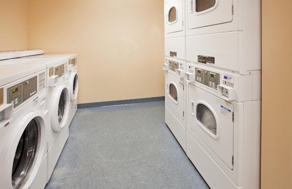 Candlewood Suites Junction City - Ft. Riley image 4