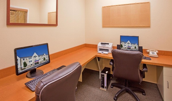 Candlewood Suites Junction City - Ft. Riley image 5